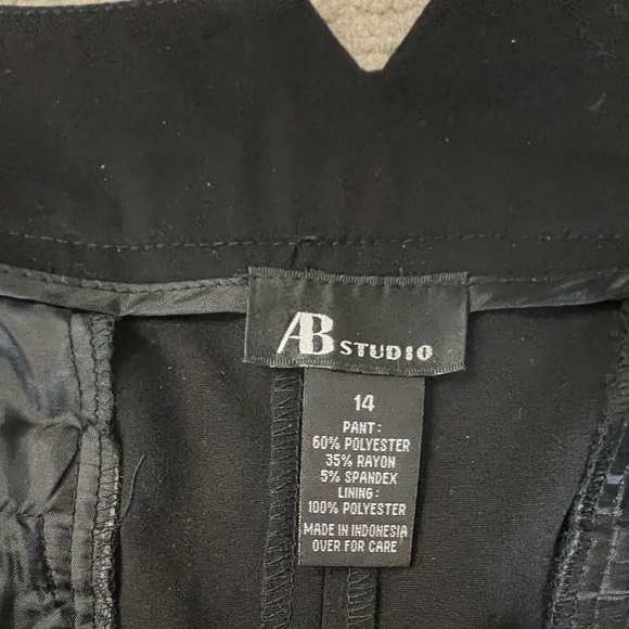 NWT AB Studio Capri Trouser Pants, Size 14, Black - Picture 4 of 4